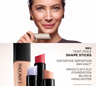 Modella con prodotti di make-up LANCÔME